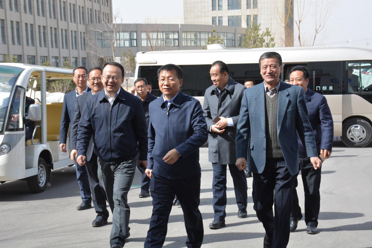蘭州市委副書記、市長張偉文蒞臨甘肅建投調(diào)研指導(dǎo)
